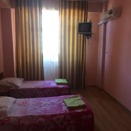 Gostevoi Dom Karavan Hotel Anapa Kültér fotó