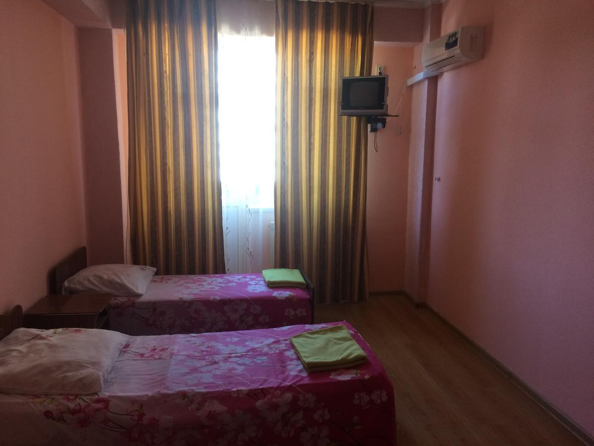 Gostevoi Dom Karavan Hotel Anapa Kültér fotó